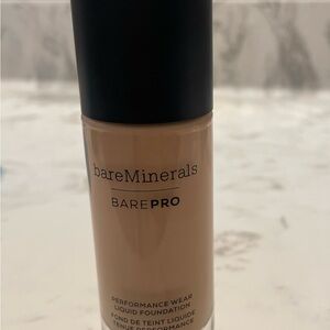 bareMinerals BAREPRO Performance Wear Liquid Foundation - Natural 11